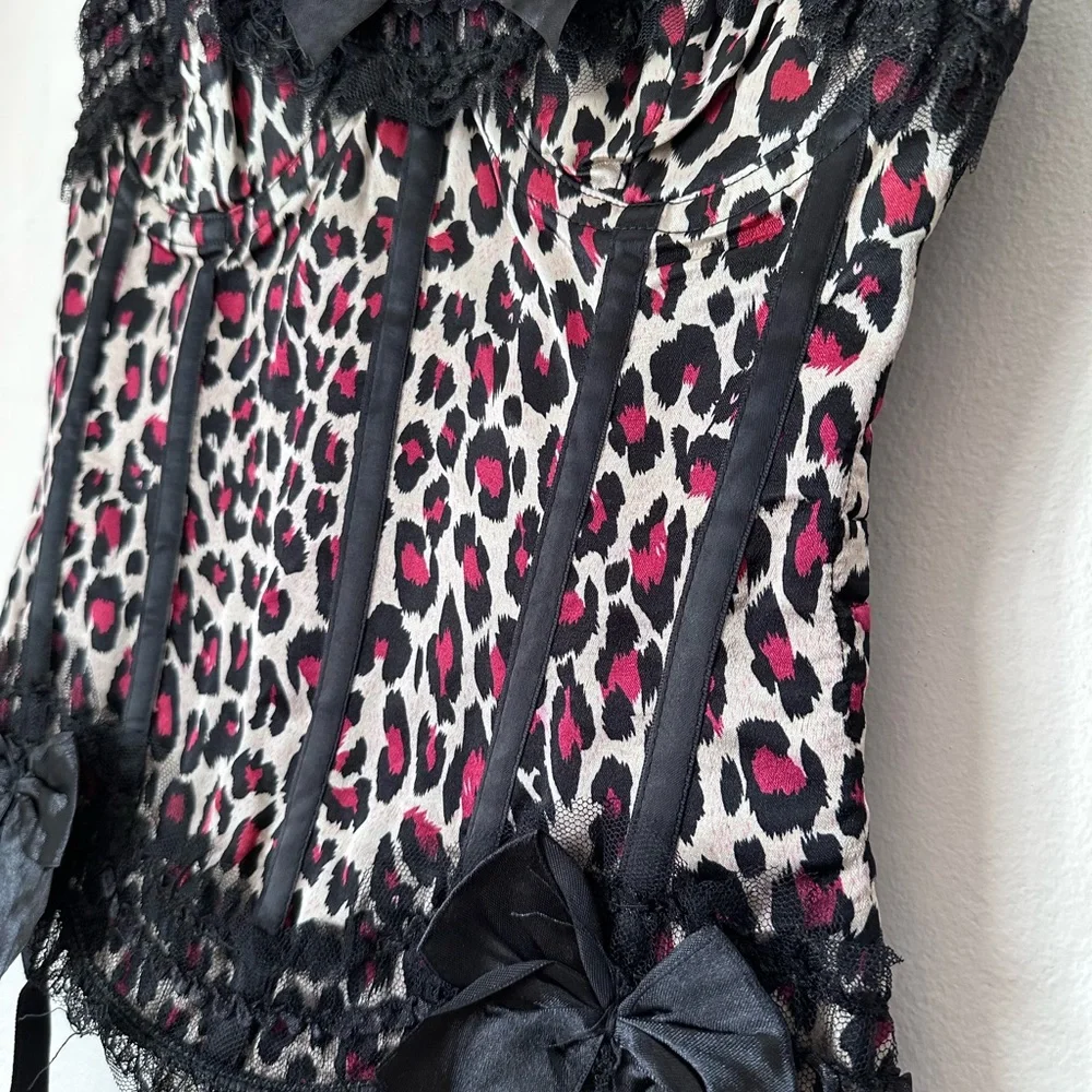 Leopard Print Corset with Black Lace and Bows - Picture 3 of 5